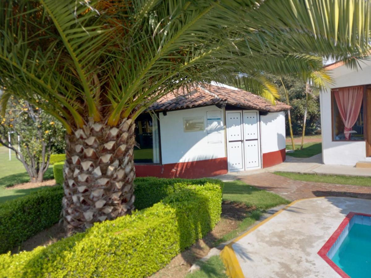 Hm Hotel El Rancho Las Margaritas Valle de Bravo Kültér fotó
